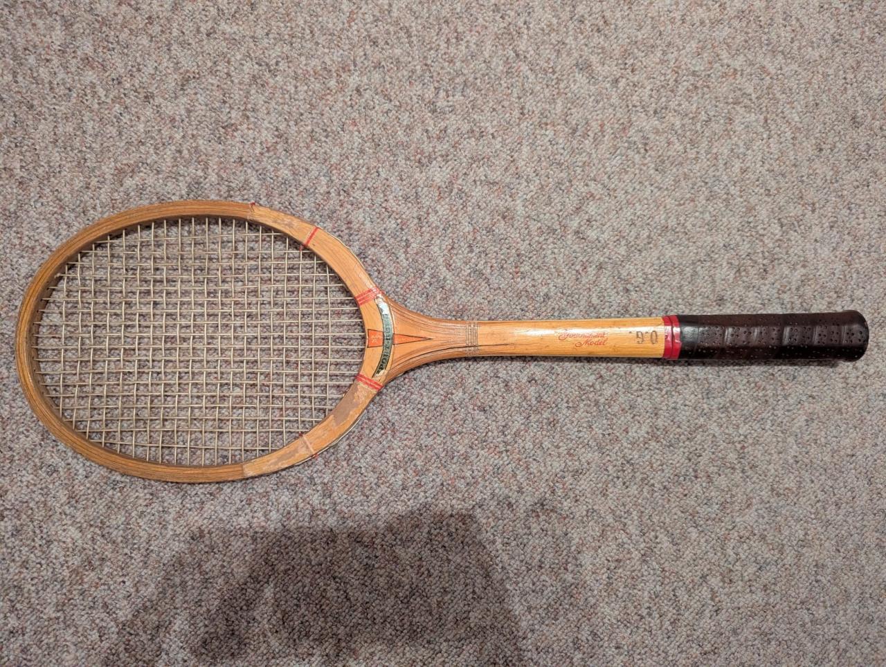 Klicke auf die Grafik für eine vergrößerte Ansicht

Name: Schläger_1_1.jpg
Ansichten: 0
Größe: 303,2 KB
ID: 755833