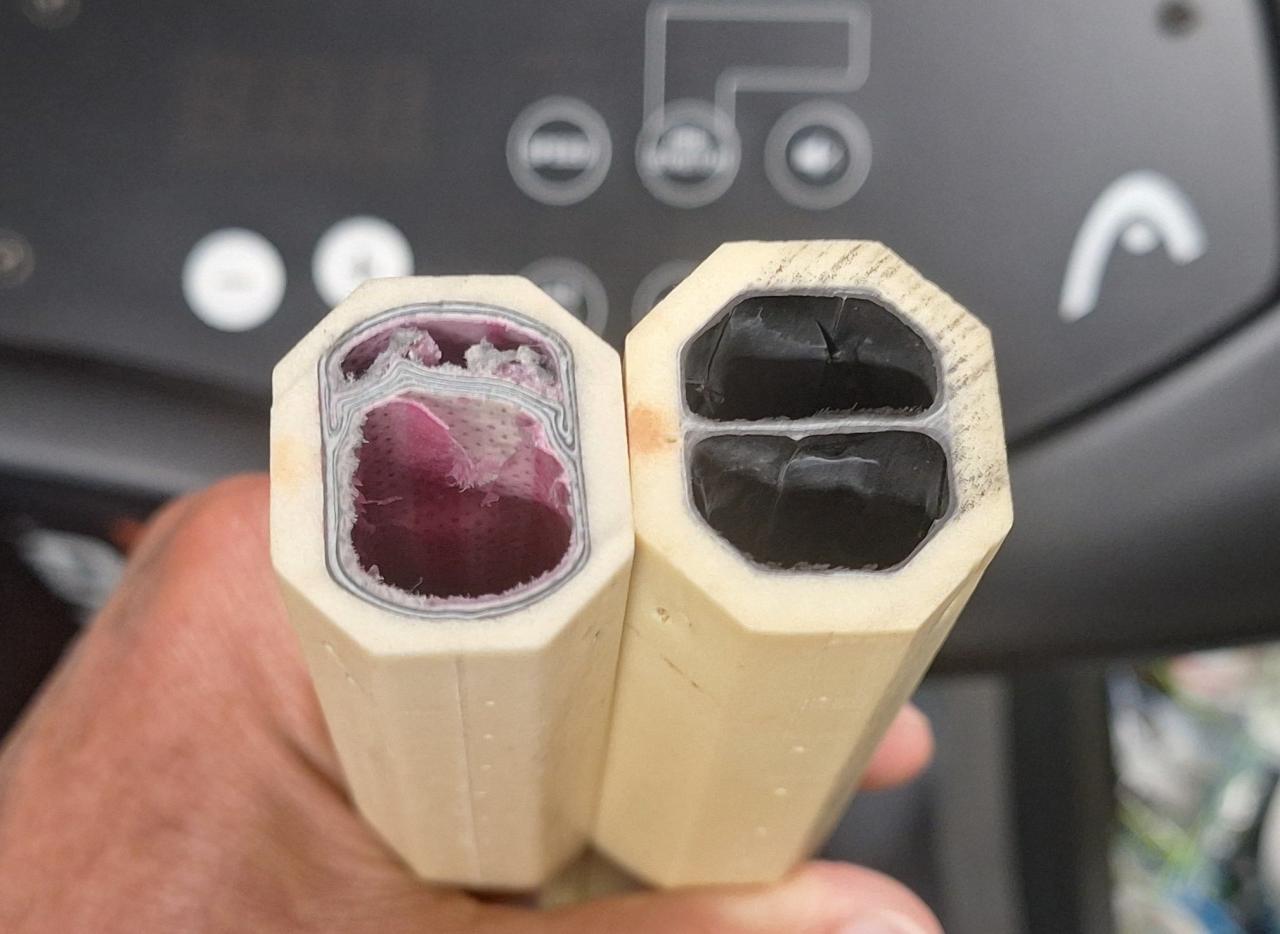 Klicke auf die Grafik für eine vergrößerte Ansicht

Name: Babolat-4 vs Babolat_2.jpg
Ansichten: 0
Größe: 93,5 KB
ID: 756168